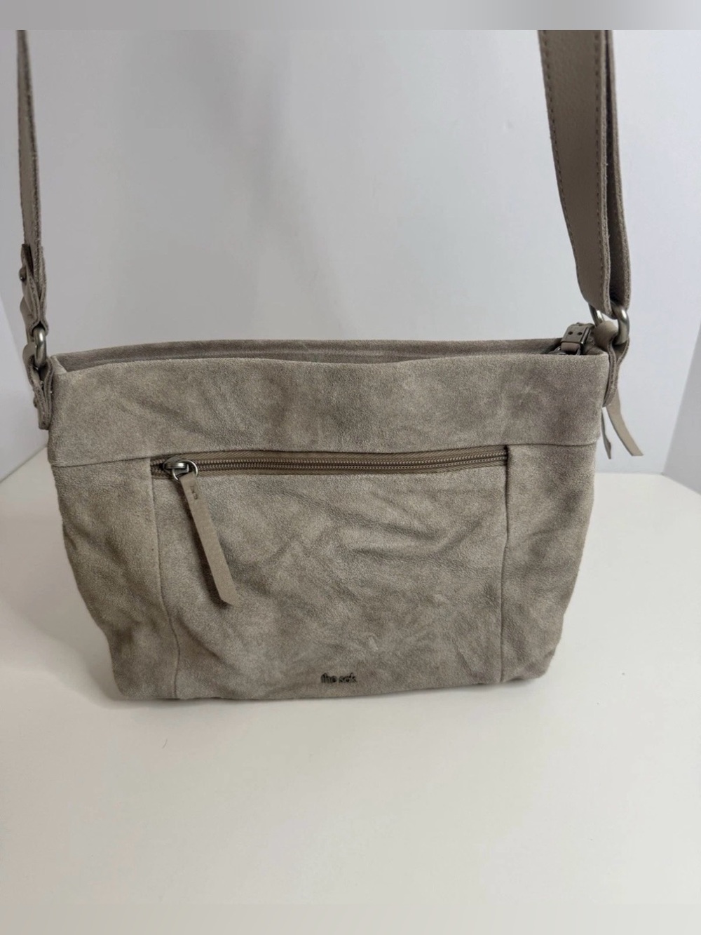 The Sak Kendra Crossbody Bag Taupe Suede Pebbled Leather Trim Boho Medium Purse